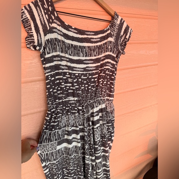 Grey & White Off-Shoulder Jumpsuit, Made in Hawaii - Picture 9 of 10